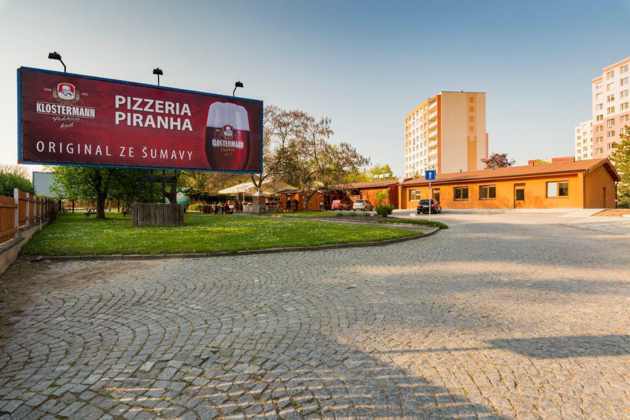 Penzion Piranha Mělník Exterior foto